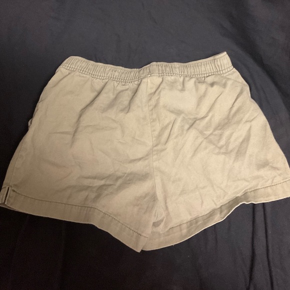 Green old navy shorts ,kids,girls,shorts,cargo - Picture 2 of 3